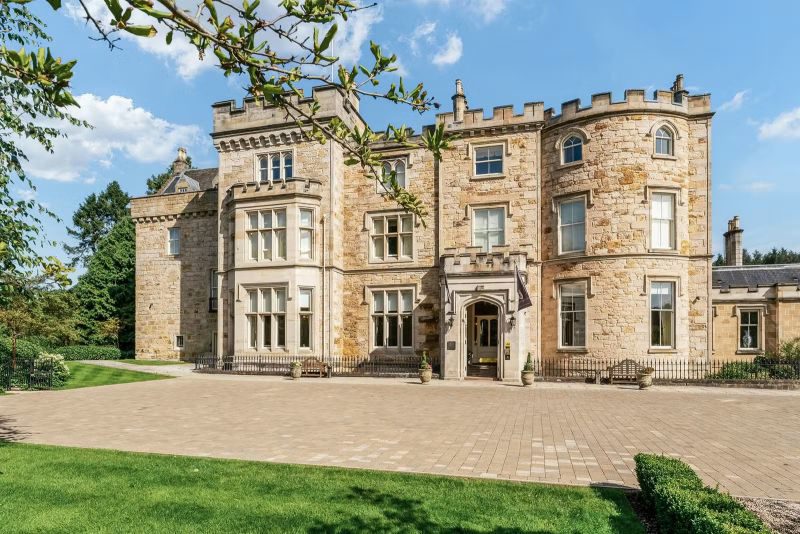 5* CROSSBASKET CASTLE STAY, Dinner and Breakfast 